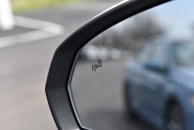 Volkswagen Taos Vehicle Image 09