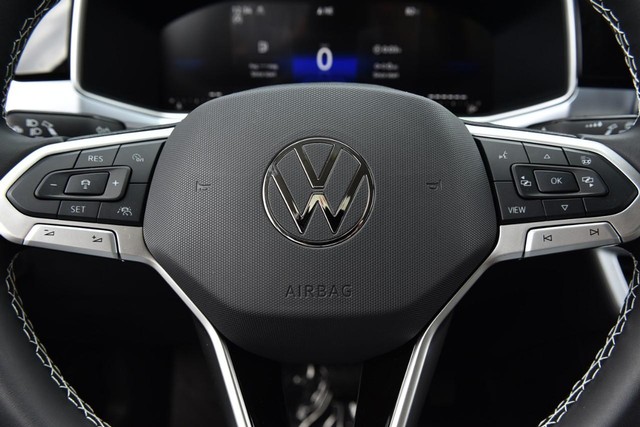 Volkswagen Taos Vehicle Image 20