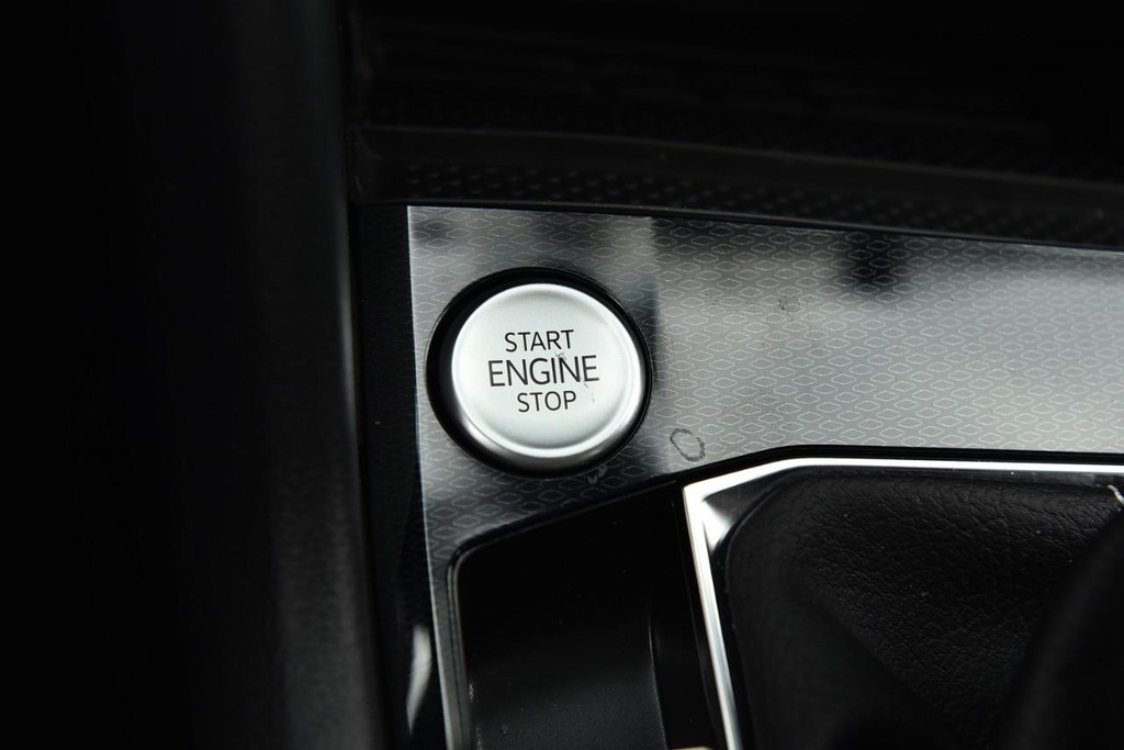 Volkswagen Taos Vehicle Full-screen Gallery Image 16