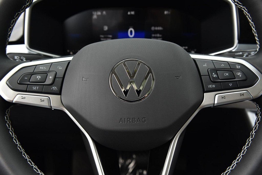 Volkswagen Taos Vehicle Full-screen Gallery Image 19