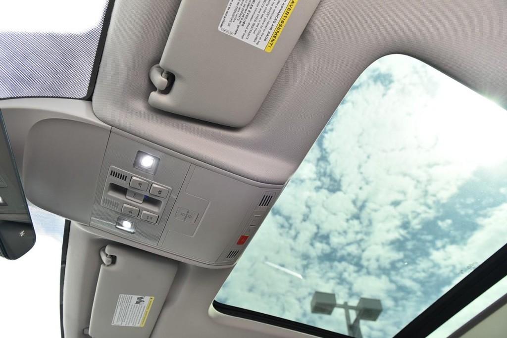 Volkswagen Taos Vehicle Full-screen Gallery Image 22