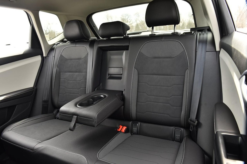 Volkswagen Taos Vehicle Full-screen Gallery Image 23