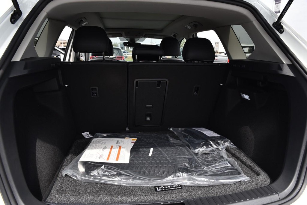 Volkswagen Taos Vehicle Full-screen Gallery Image 26