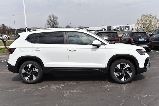 Volkswagen Taos Vehicle Image 05