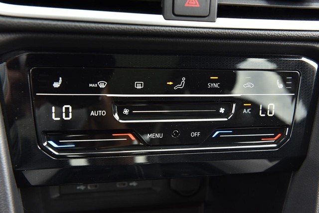 Volkswagen Taos Vehicle Image 14