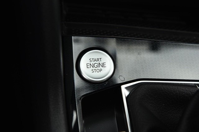 Volkswagen Taos Vehicle Image 16