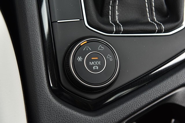 Volkswagen Taos Vehicle Image 17