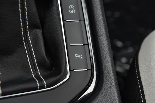 Volkswagen Taos Vehicle Image 18