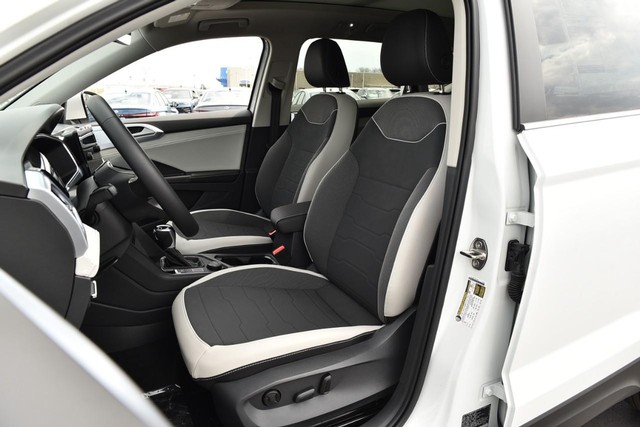 Volkswagen Taos Vehicle Image 20