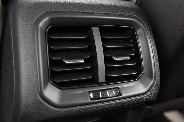 Volkswagen Taos Vehicle Image 24