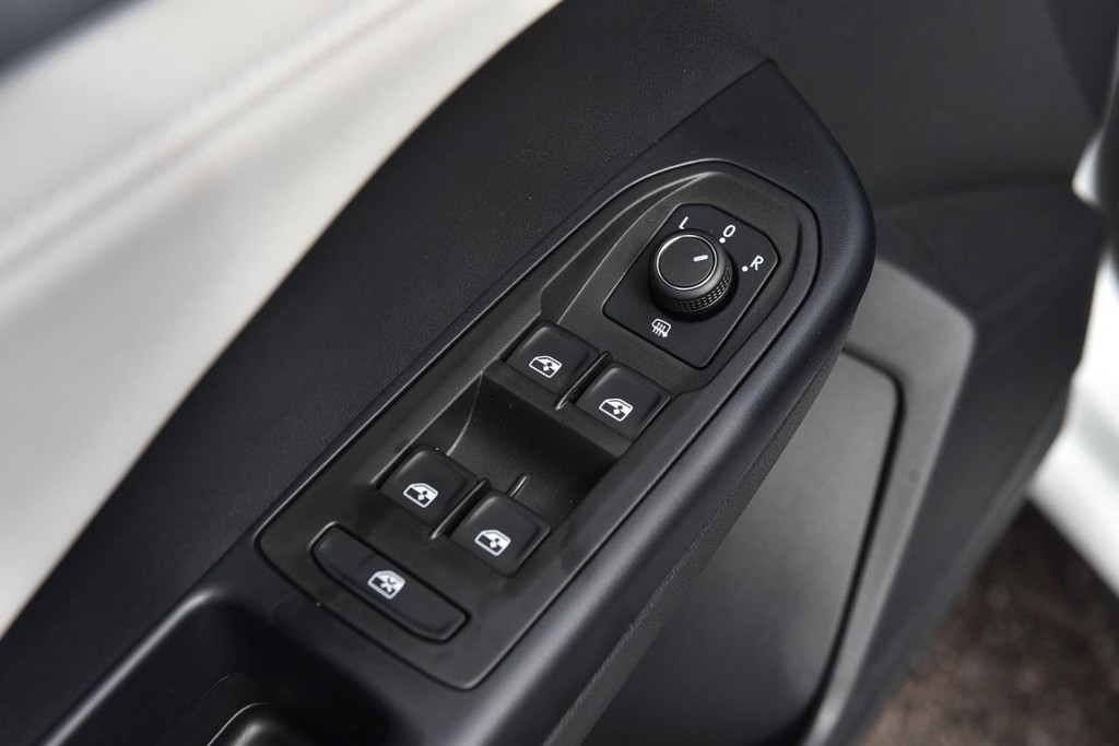 Volkswagen Taos Vehicle Full-screen Gallery Image 8