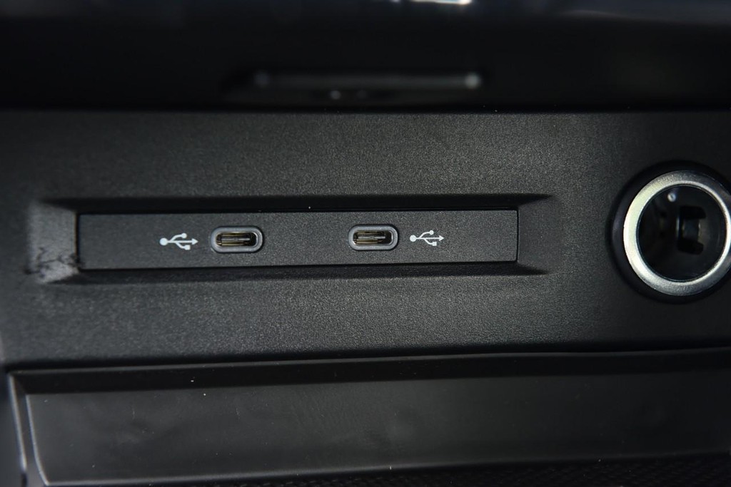 Volkswagen Taos Vehicle Full-screen Gallery Image 15