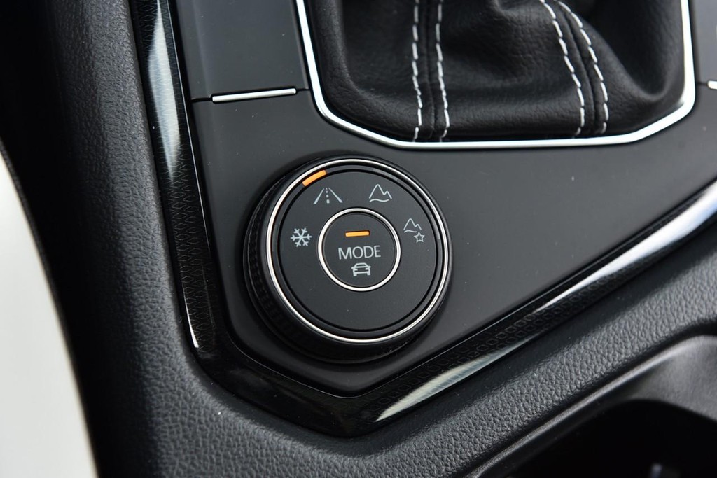 Volkswagen Taos Vehicle Full-screen Gallery Image 17