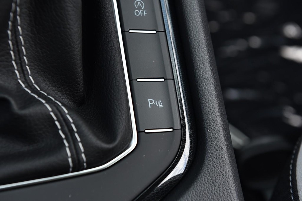 Volkswagen Taos Vehicle Full-screen Gallery Image 18