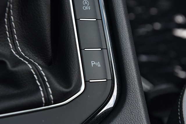 Volkswagen Taos Vehicle Image 18