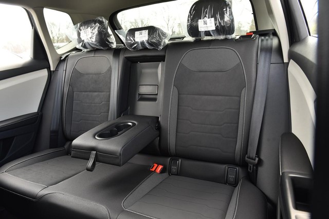 Volkswagen Taos Vehicle Image 23