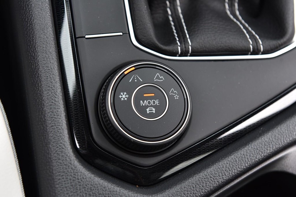 Volkswagen Taos Vehicle Full-screen Gallery Image 17