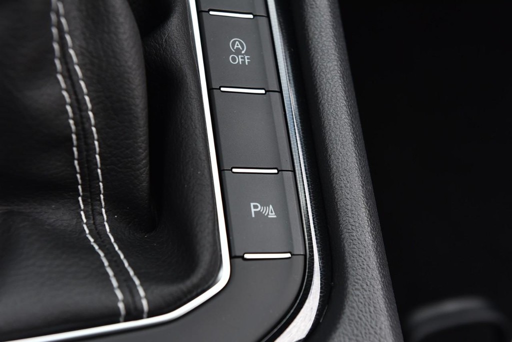 Volkswagen Taos Vehicle Full-screen Gallery Image 18