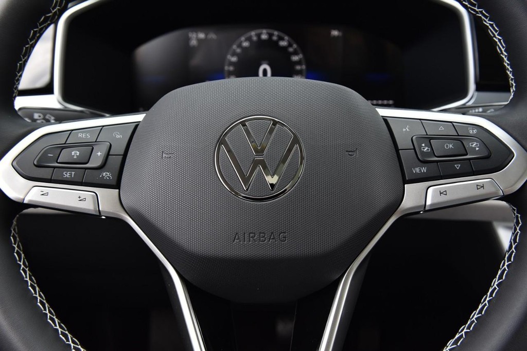 Volkswagen Taos Vehicle Full-screen Gallery Image 19