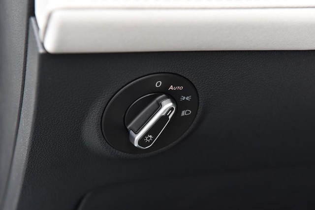 Volkswagen Taos Vehicle Image 10