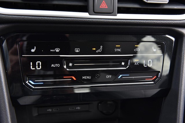 Volkswagen Taos Vehicle Image 14