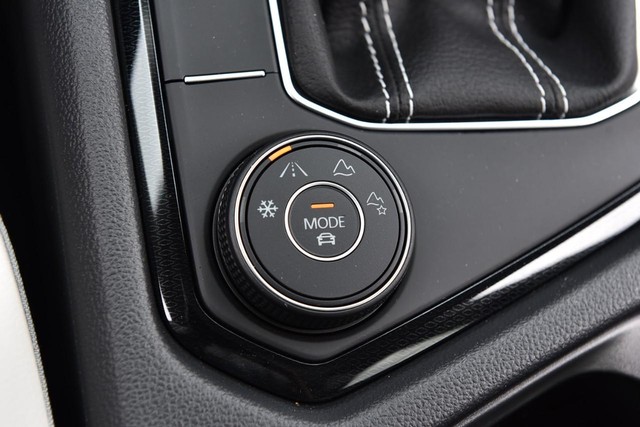 Volkswagen Taos Vehicle Image 17