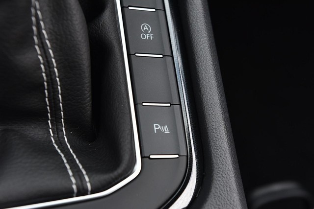 Volkswagen Taos Vehicle Image 18