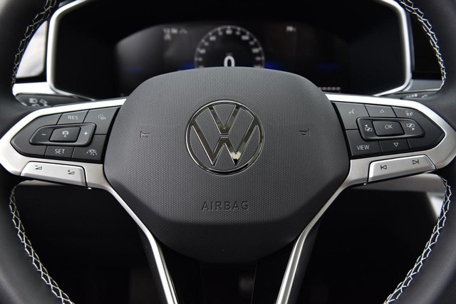 Volkswagen Taos Vehicle Image 19