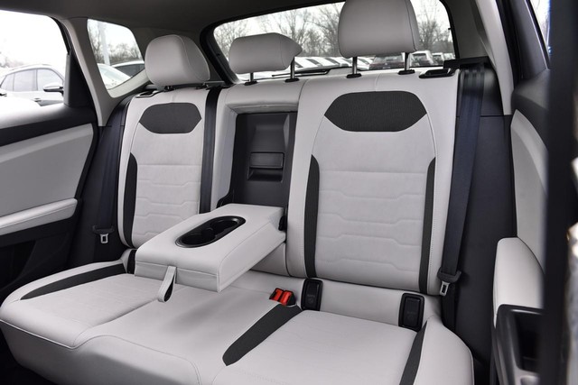 Volkswagen Taos Vehicle Image 23