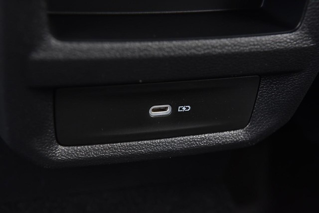 Volkswagen Taos Vehicle Image 25