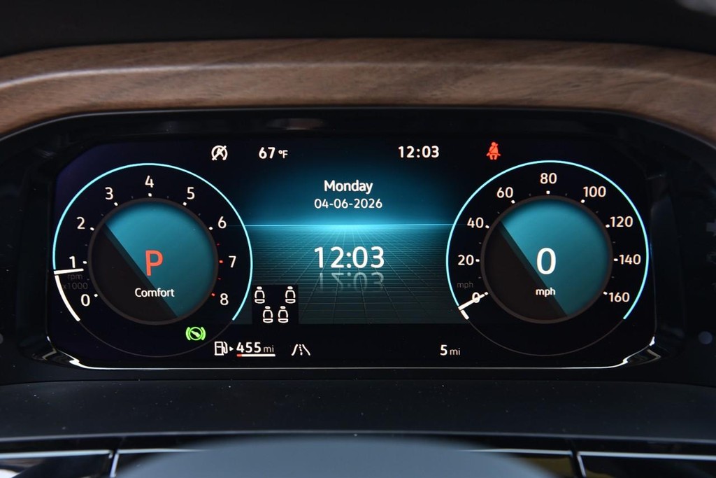 Volkswagen Atlas Vehicle Full-screen Gallery Image 12