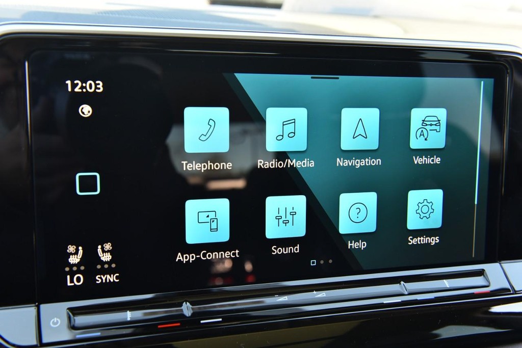 Volkswagen Atlas Vehicle Full-screen Gallery Image 14