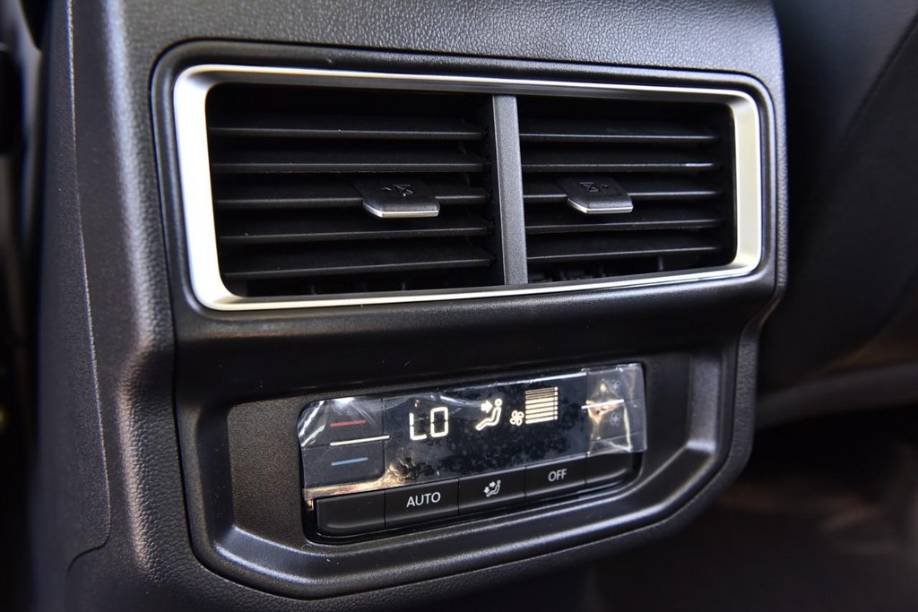 Volkswagen Atlas Vehicle Full-screen Gallery Image 23