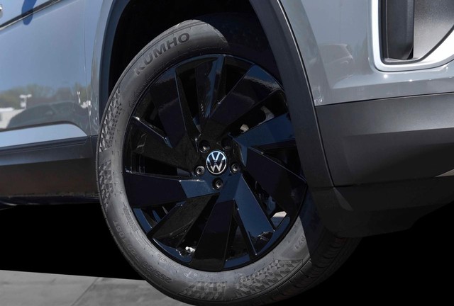 Volkswagen Atlas Vehicle Image 03