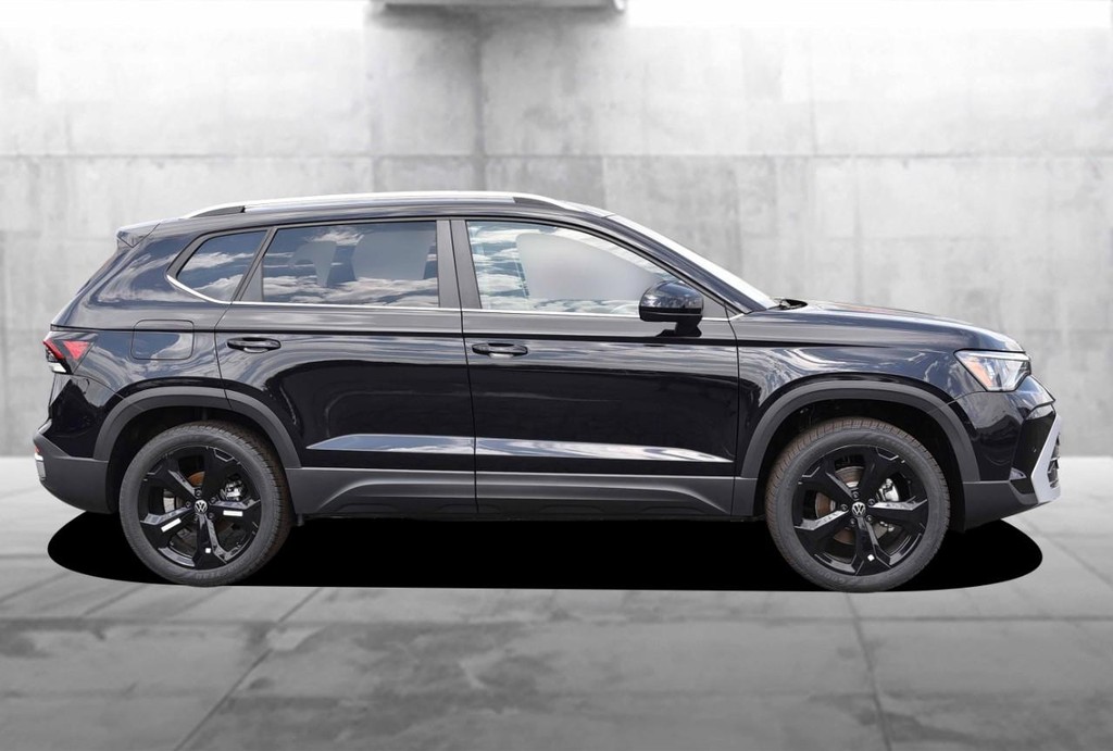 Volkswagen Taos Vehicle Full-screen Gallery Image 5