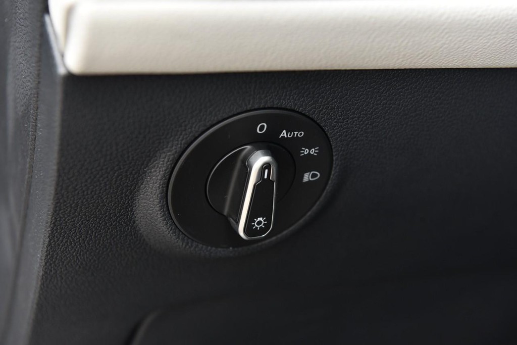 Volkswagen Taos Vehicle Full-screen Gallery Image 10