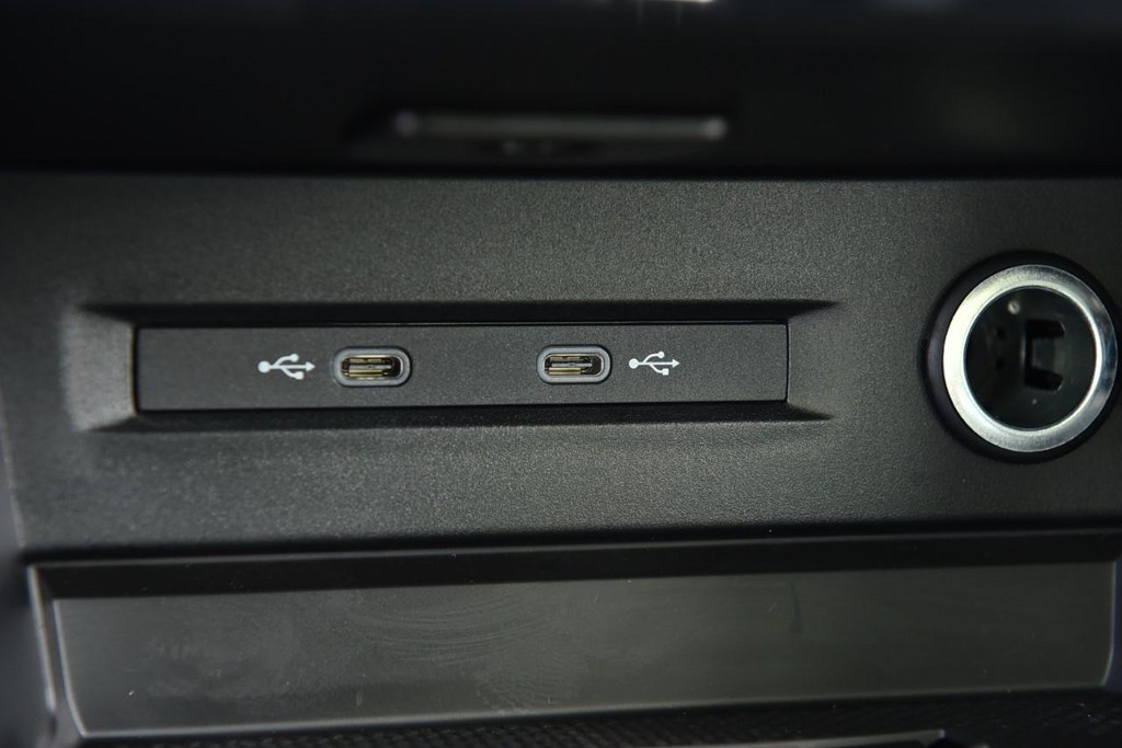 Volkswagen Taos Vehicle Full-screen Gallery Image 15
