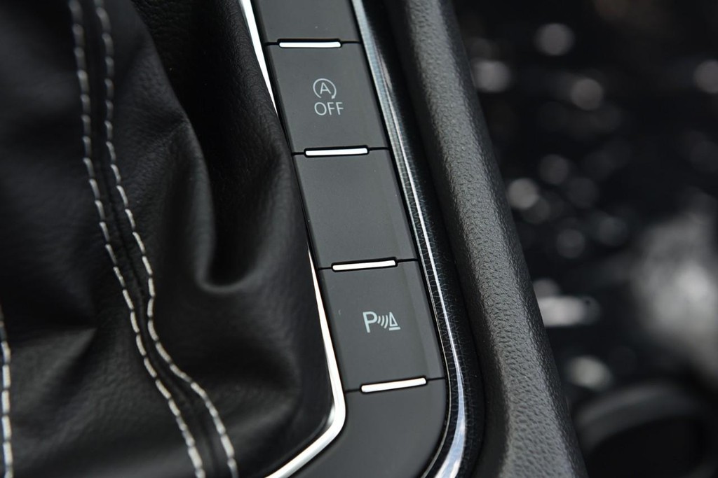 Volkswagen Taos Vehicle Full-screen Gallery Image 18