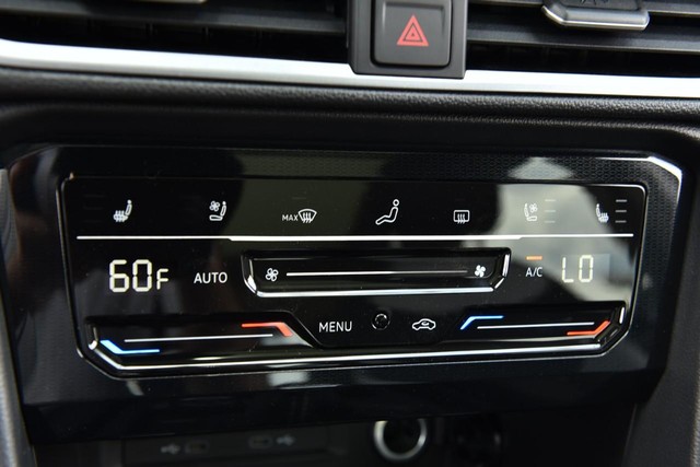 Volkswagen Taos Vehicle Image 14