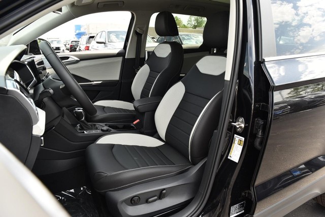 Volkswagen Taos Vehicle Image 20