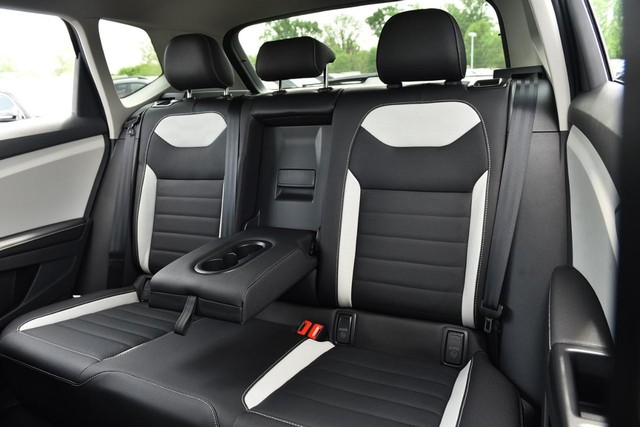 Volkswagen Taos Vehicle Image 23