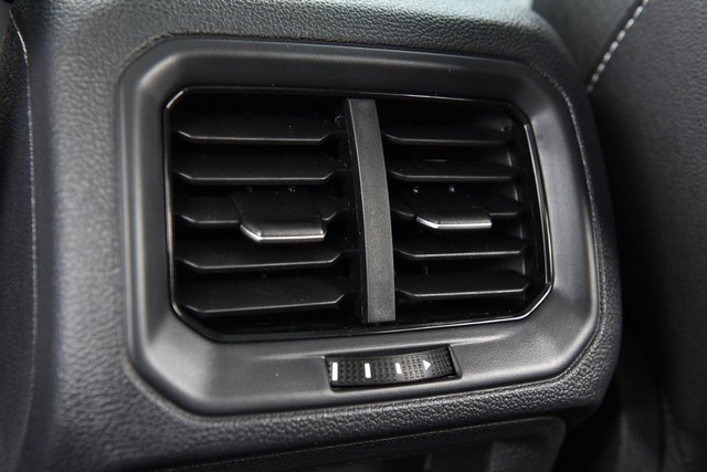 Volkswagen Taos Vehicle Image 24