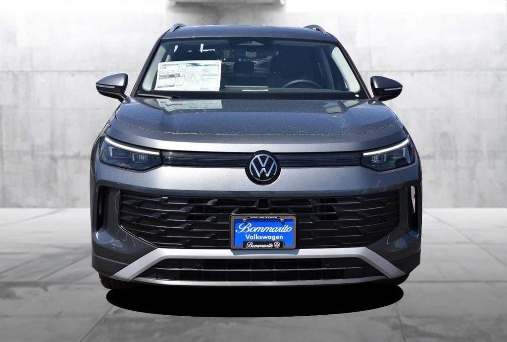 Volkswagen Tiguan Vehicle Full-screen Gallery Image 4