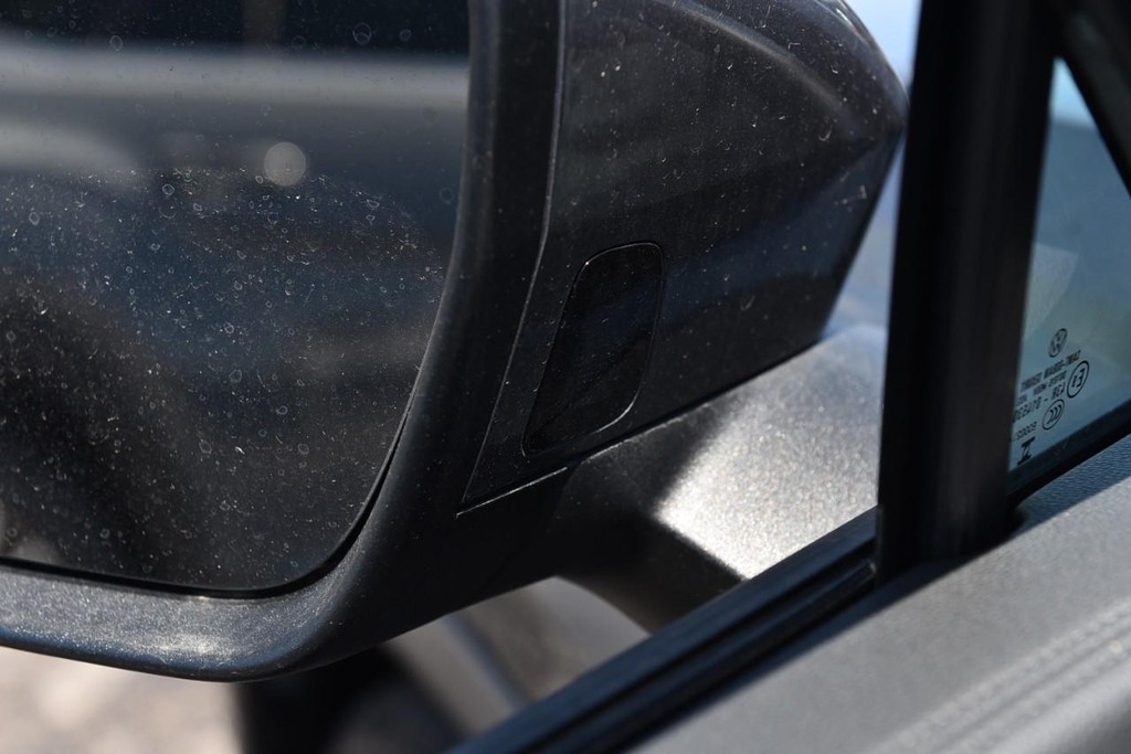 Volkswagen Tiguan Vehicle Full-screen Gallery Image 9