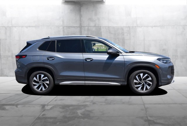 Volkswagen Tiguan Vehicle Image 05