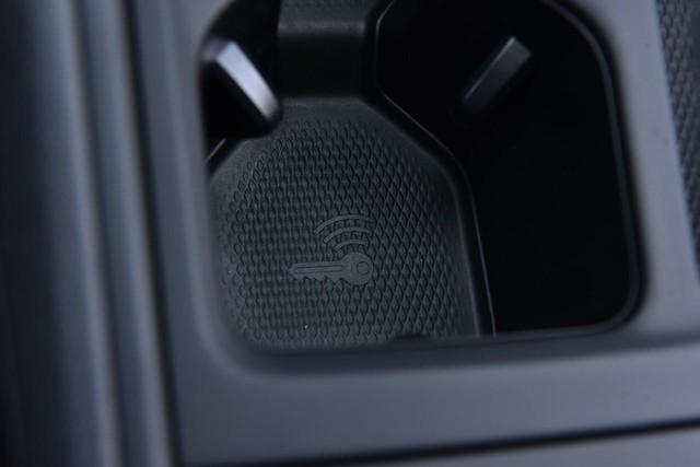 Volkswagen Tiguan Vehicle Image 15