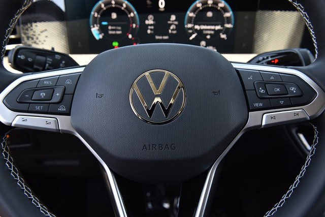 Volkswagen Tiguan Vehicle Image 17