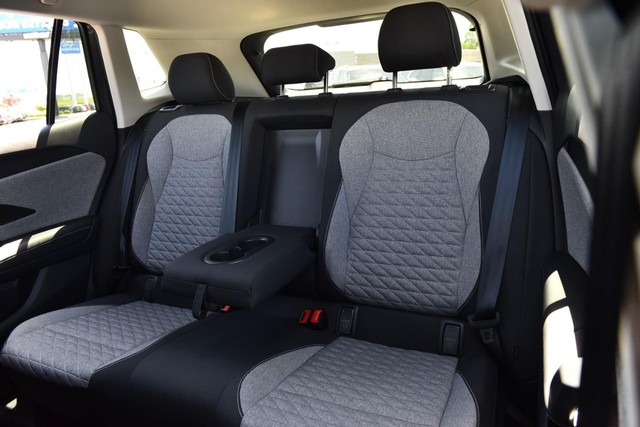 Volkswagen Tiguan Vehicle Image 20