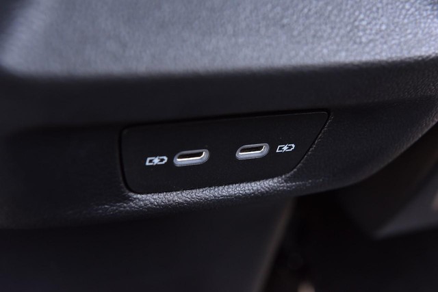 Volkswagen Tiguan Vehicle Image 22