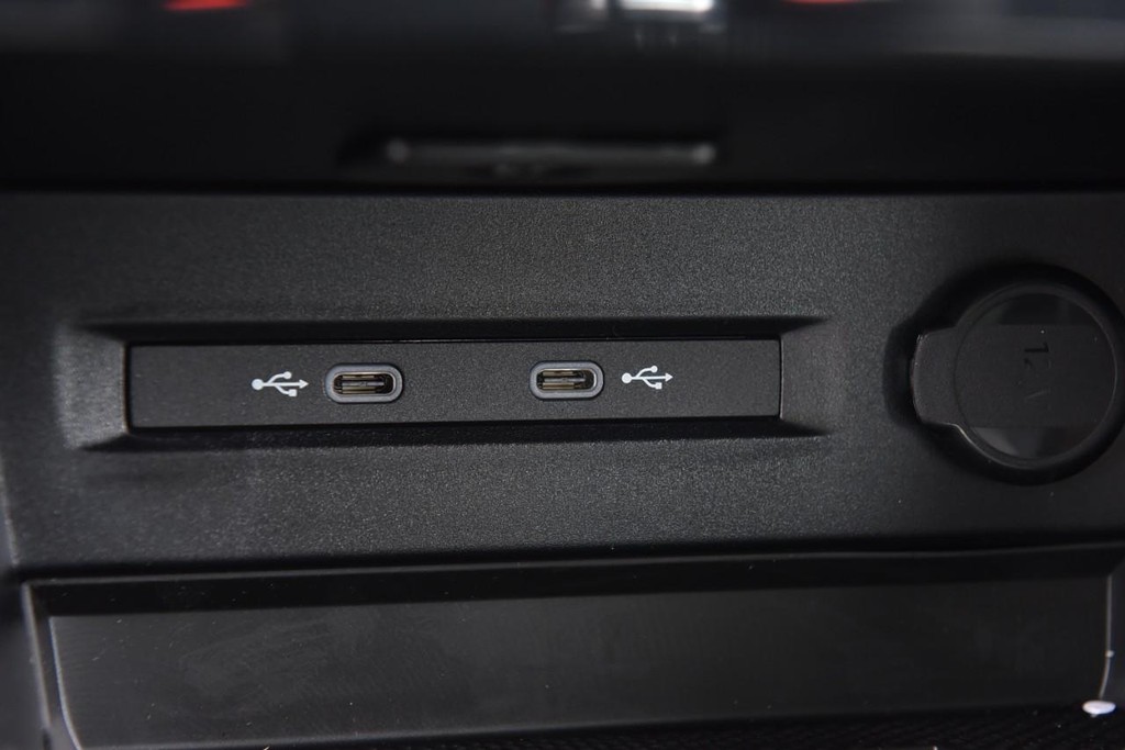Volkswagen Taos Vehicle Full-screen Gallery Image 15